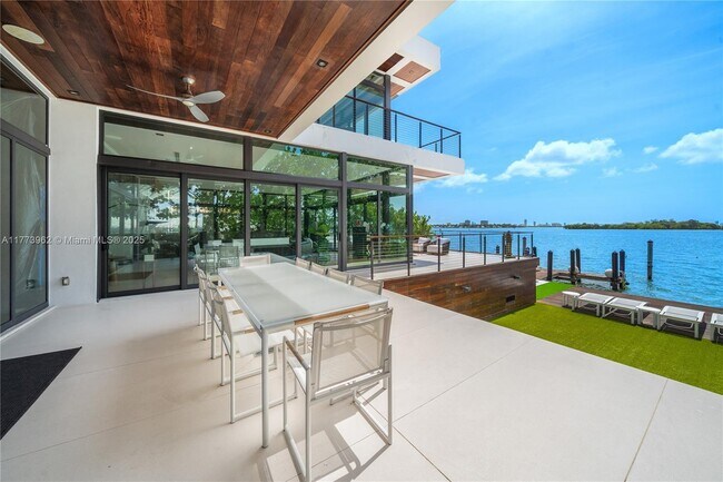 Building Photo - 7311 Belle Meade Island Dr