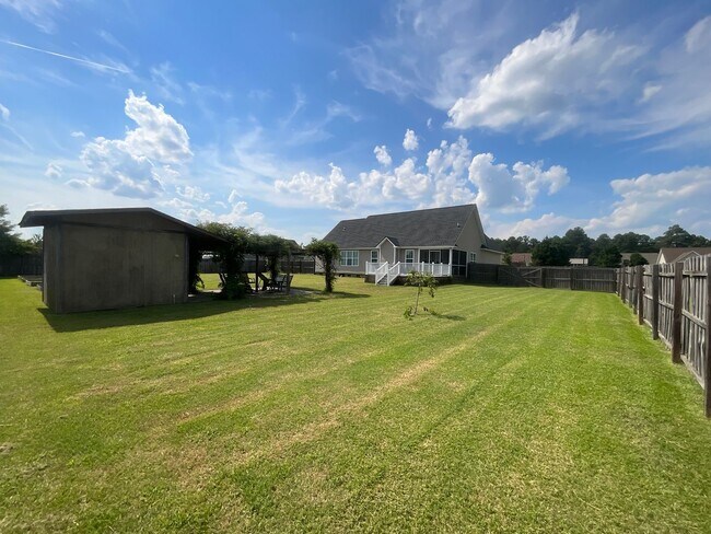 Building Photo - 223 Victory Dr
