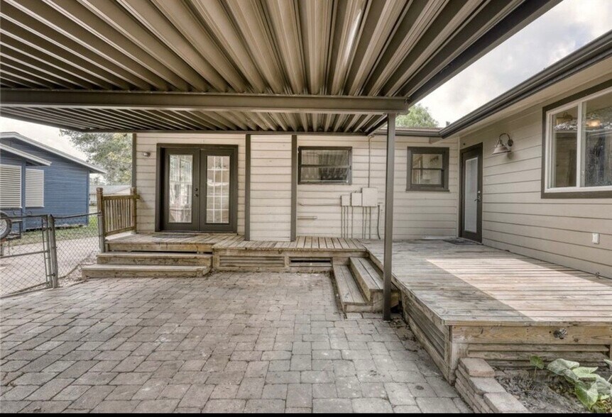 Building Photo - 942 Delaine Dr