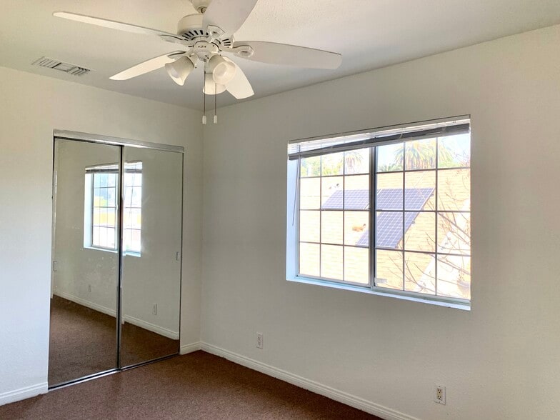 Building Photo - 2134 S Cloverdale Ave