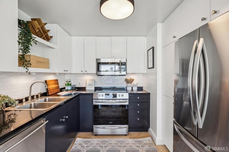 Building Photo - 1388 Gough St