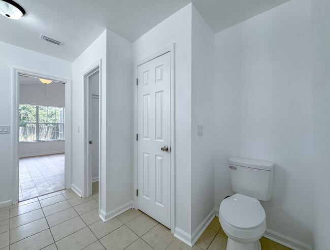 Building Photo - Renovated 3/2 House w/ New Paint/Flooring,...