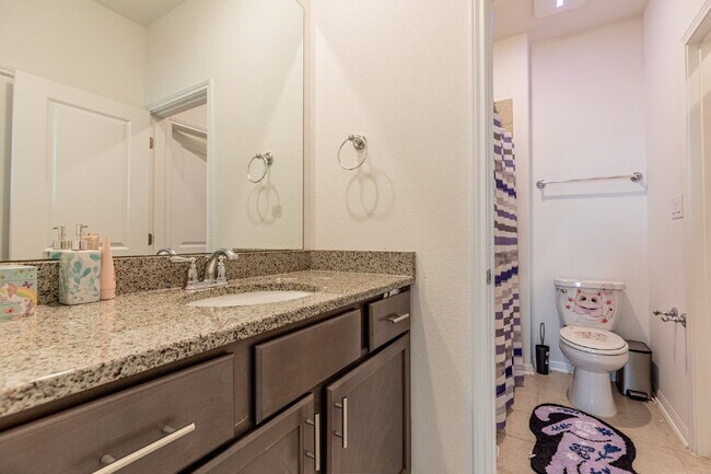 Building Photo - 2332 Giona Pl