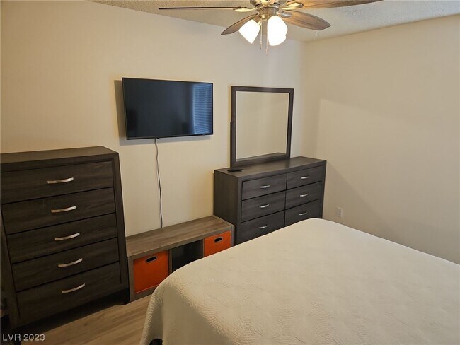 Building Photo - 2200 S Fort Apache Rd