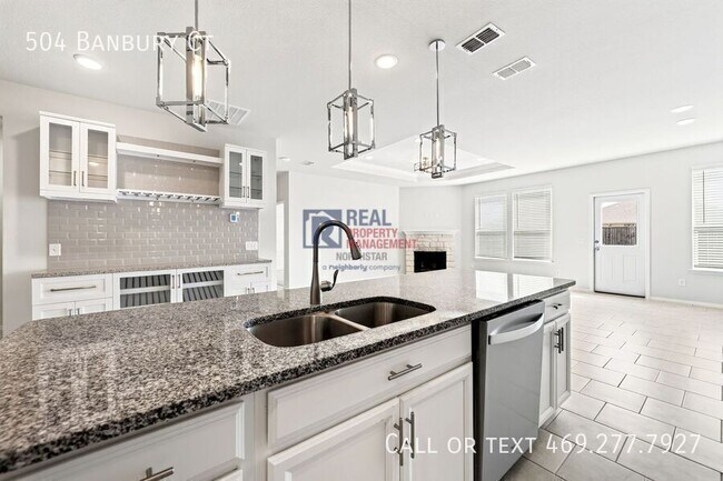 Building Photo - 504 Banbury Ct