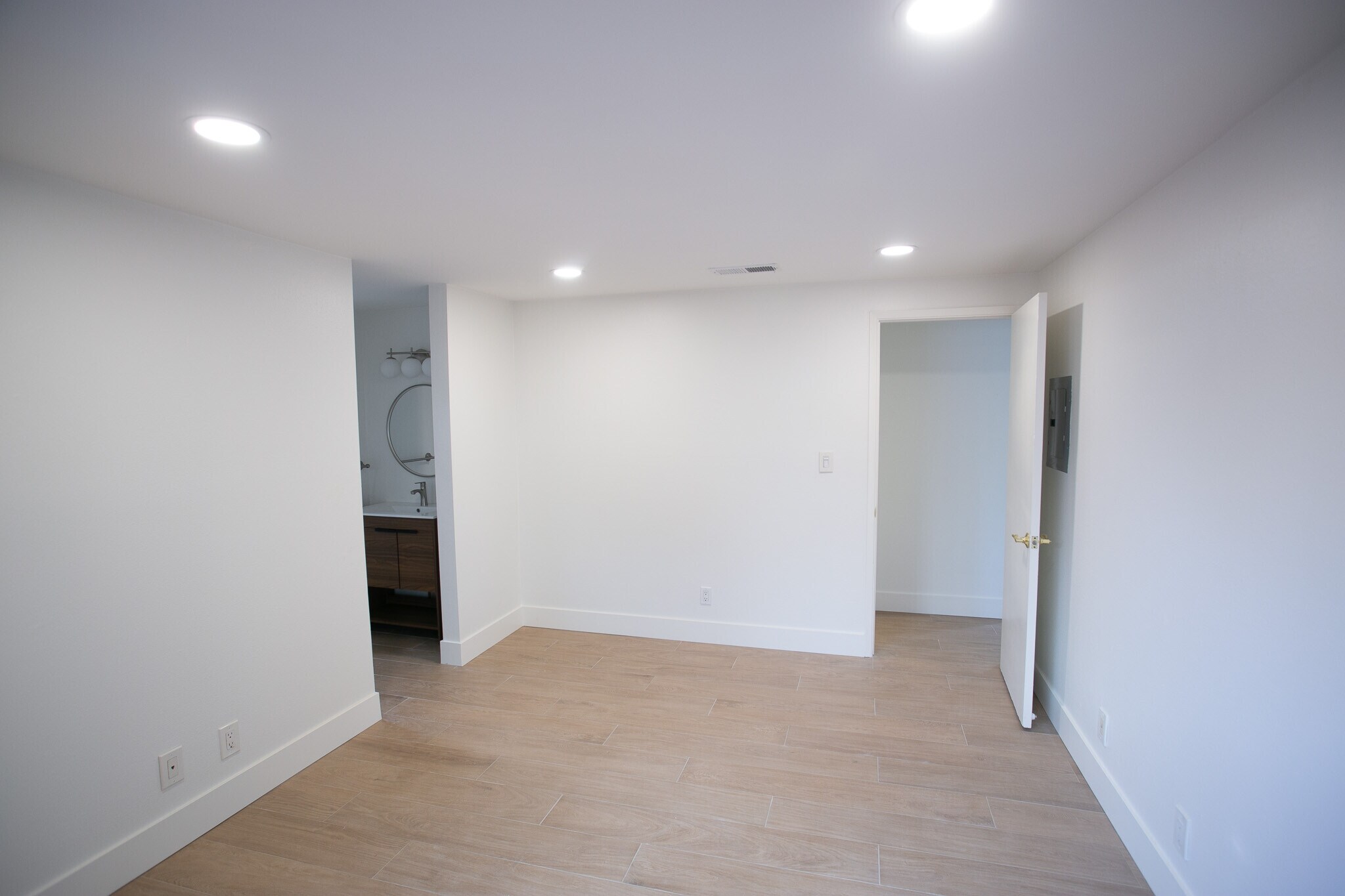 Building Photo - 26781 Avenida Las Palmas