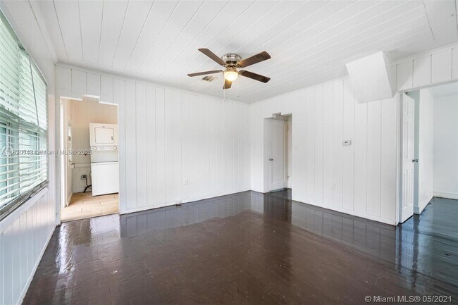 Building Photo - 440 NW 93rd St