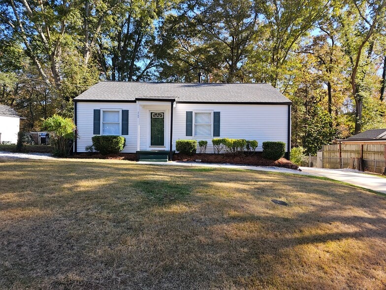 Primary Photo - 1780 Crestridge Dr SE