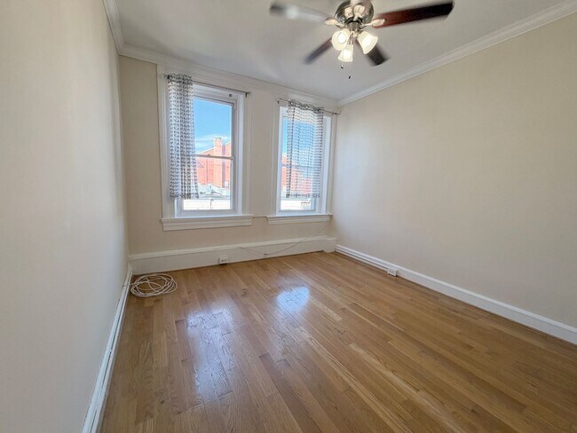 Interior Photo - 1318 Eutaw Pl