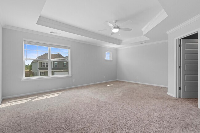 Building Photo - 837 Peony Ln