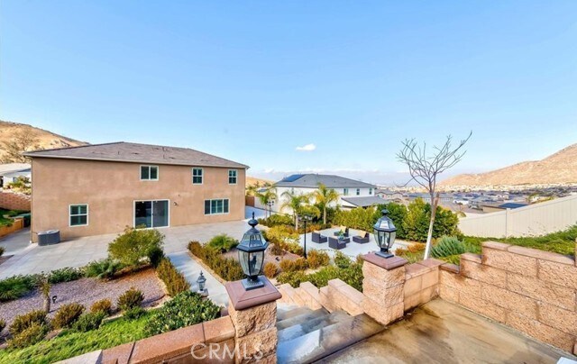 Building Photo - 20886 Mountain Gate Dr