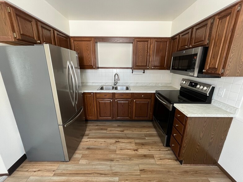 Building Photo - 484 W 30th St