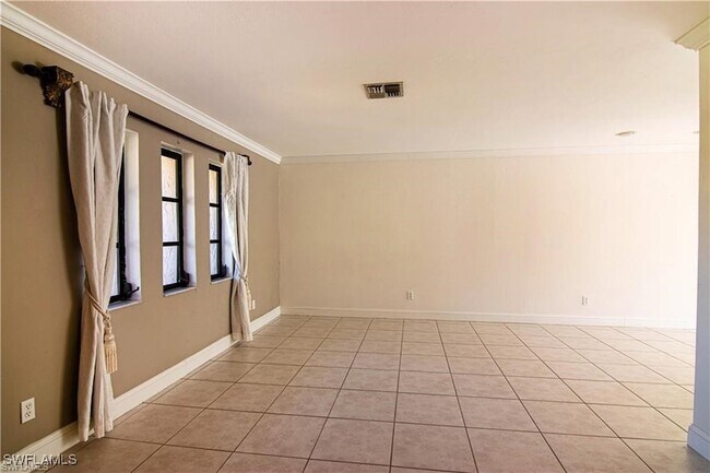 Building Photo - 6113 Deer Run