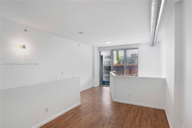 Building Photo - 690 SW 1st Ct