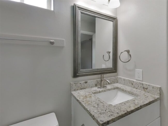 Building Photo - 5521 Rio Alamo St