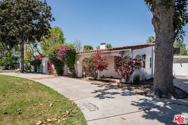 Building Photo - 12255 Addison St