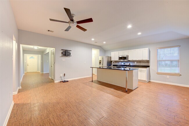 Building Photo - 503 W Linney St
