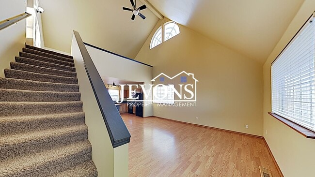 Building Photo - Charming home just steps from transit, par...