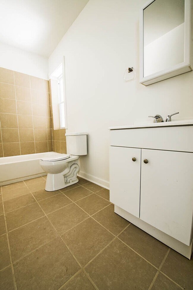 Building Photo - 7135 S Blackstone Chicago, IL 60619