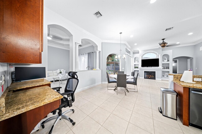 Building Photo - 5918 NW Hann Dr