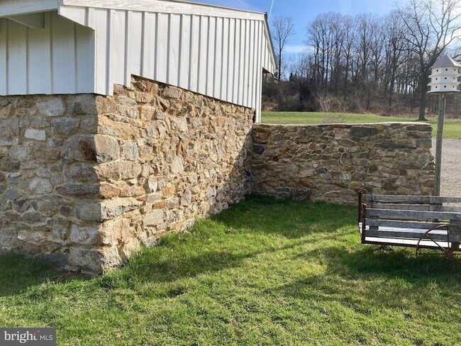 Building Photo - 465 Clothier Springs Rd