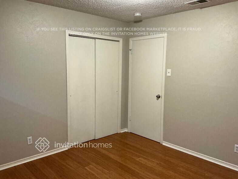 Building Photo - 1506 Mayfield Ave