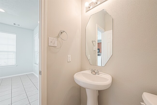 Building Photo - 2748 Maybrook Hollow Ln