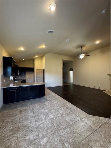 Building Photo - 2604 Triangle Leaf Dr