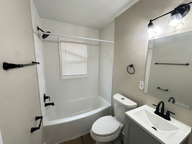 Building Photo - Fully Renovated 3-Bedroom Home – Move-In R...