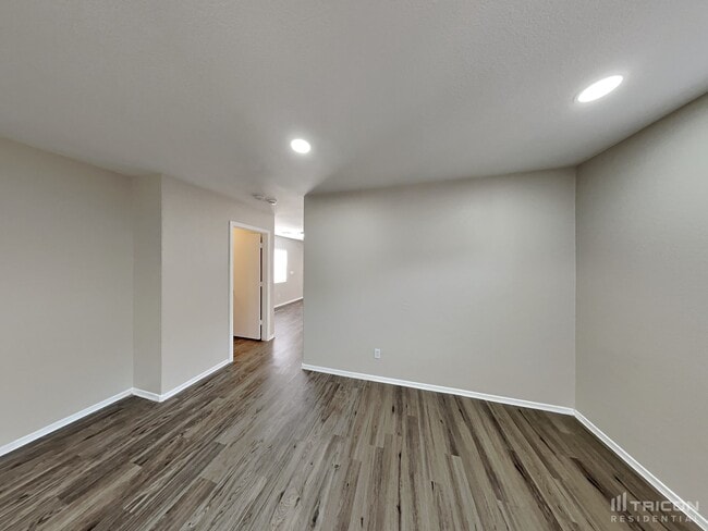 Building Photo - 2618 S Devonna Ln