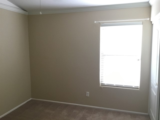 Building Photo - 2220 W Madre Del Oro Dr