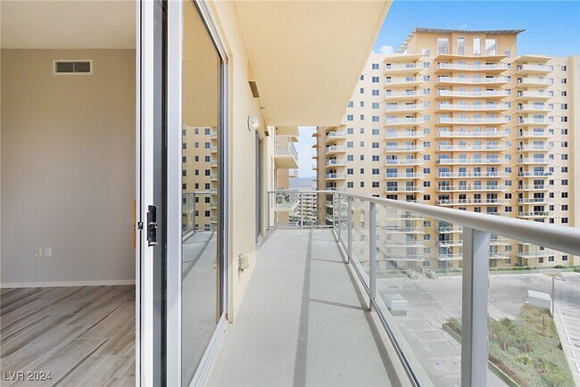 Building Photo - 8255 S Las Vegas Blvd