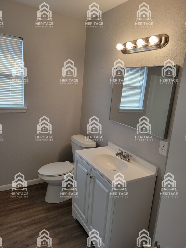 Building Photo - 1620 Andrews Dr