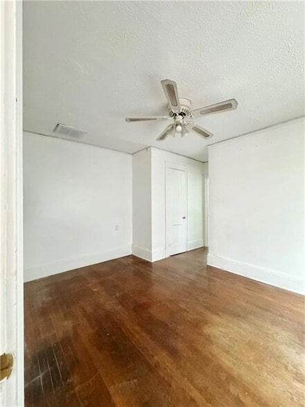 Building Photo - 52 Delmont Dr NE