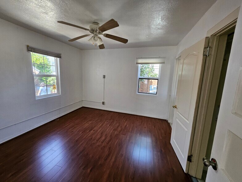 Bedroom - 657 W Oliver St