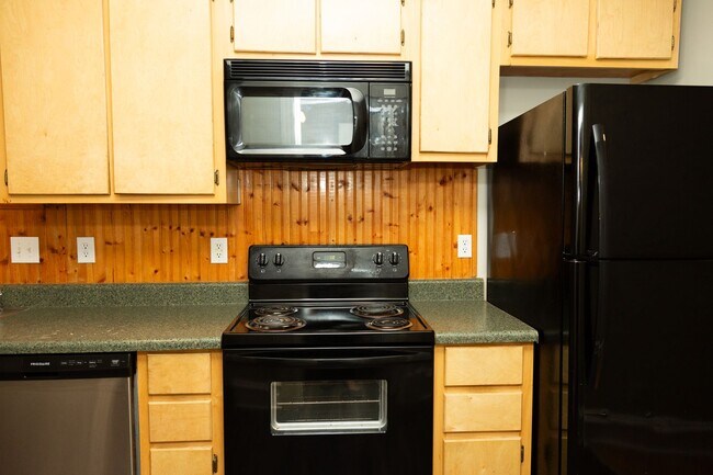 Building Photo - 8 S Granby St