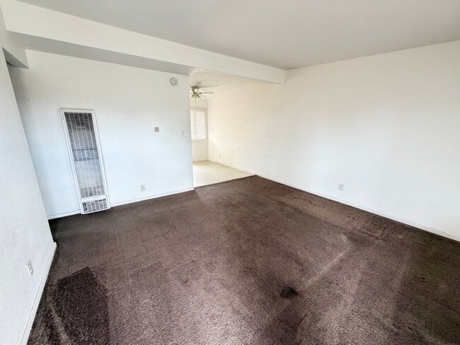 Building Photo - Cozy two bedroom, available for move in now!