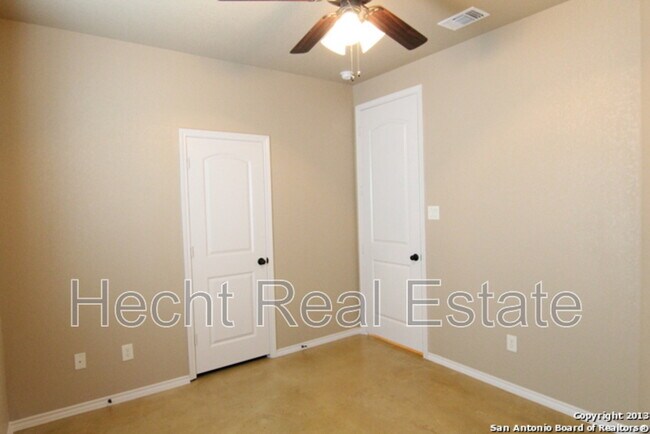 Building Photo - 260 Rosalie Dr