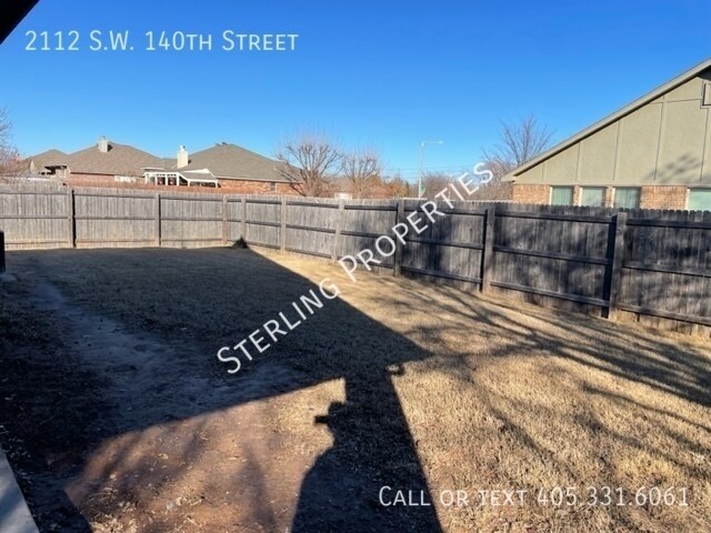 Building Photo - 2112 SW 140th St