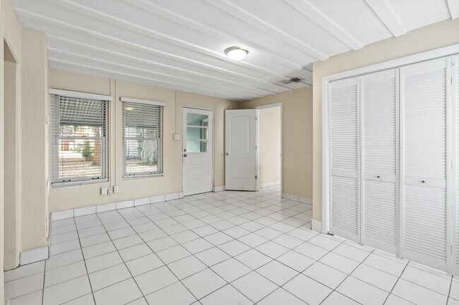 Building Photo - 137 Riberia St