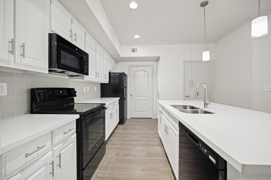 The Henry at Jones Road 11925 Jones Rd Houston TX 77070 Apartment Finder