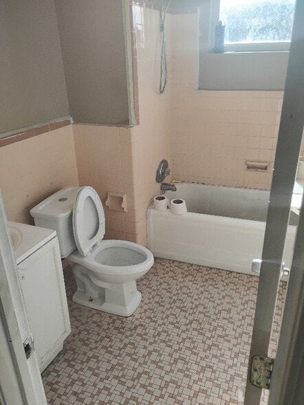 Building Photo - 3012 Louisiana Ave Pkwy