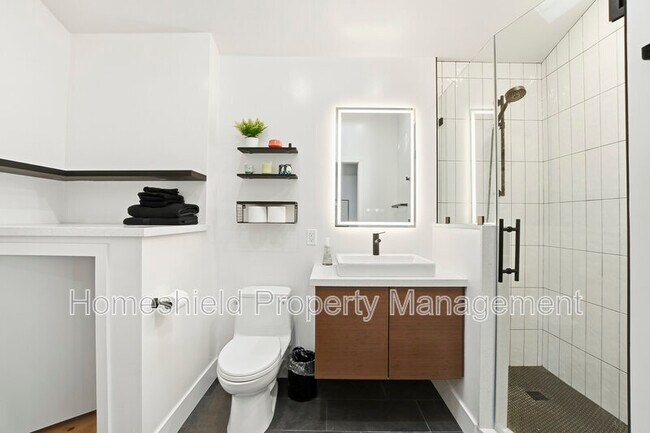 Building Photo - 3704 Wilcox St