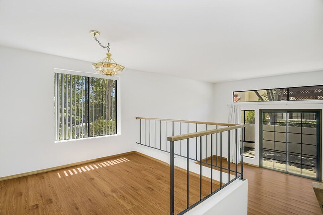 Building Photo - Beautiful 3 bedroom 2.5 bath townhouse across the street from Lake Murray