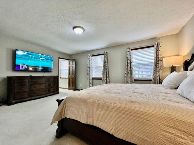 Building Photo - 7033 Willowood Dr