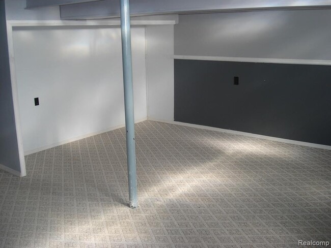 Building Photo - 8783 Lozen Dr