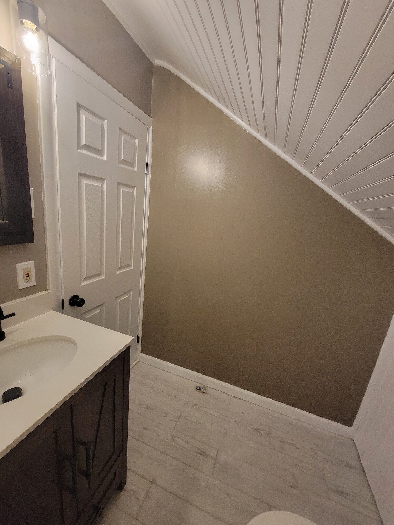 Building Photo - 933 Bleigh Ave