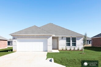 Building Photo - 36 Redwood Dr