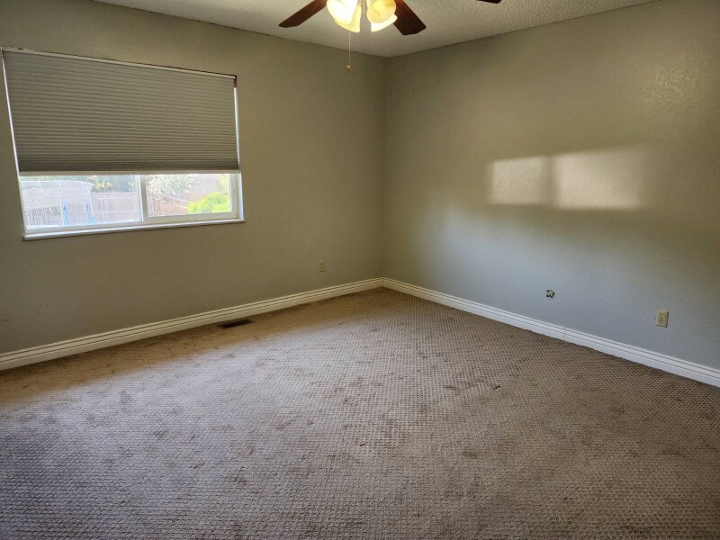 Building Photo - 5075 Manzana Dr