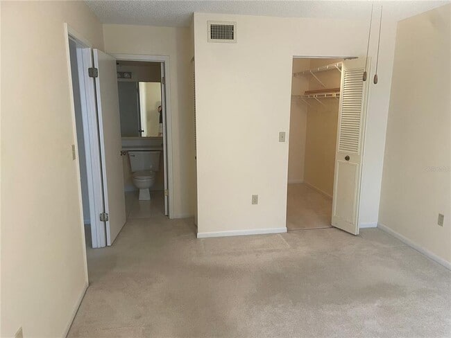 Building Photo - 2642 Pine Ridge Way S